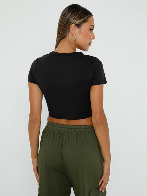WYNNQUE Womens Crop Tops Cute Summer Scoop Neck Basic Tees Slim Fit Trendy Short Sleeve T Shirts for Teen Girls 2025