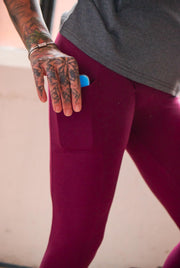 No Nonsense Women's Classic Denim Capri Leggings with Pockets, Comfortable Stretch Pull on Pants