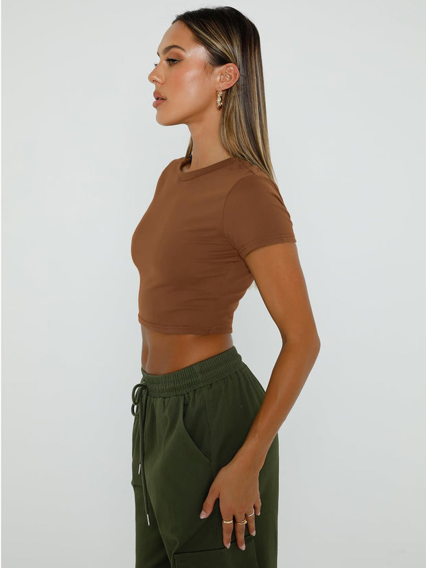 WYNNQUE Womens Crop Tops Cute Summer Scoop Neck Basic Tees Slim Fit Trendy Short Sleeve T Shirts for Teen Girls 2025